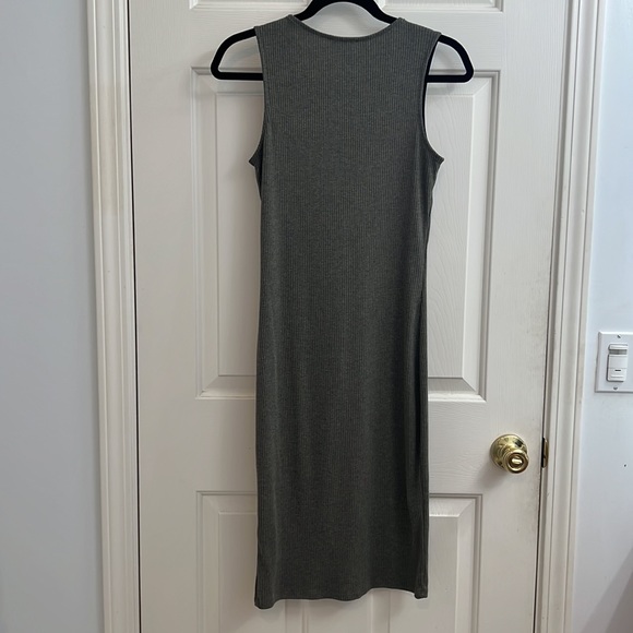 EUC Women’s Ribbed Olive MIDI zip top Dress - Size M - Picture 5 of 6